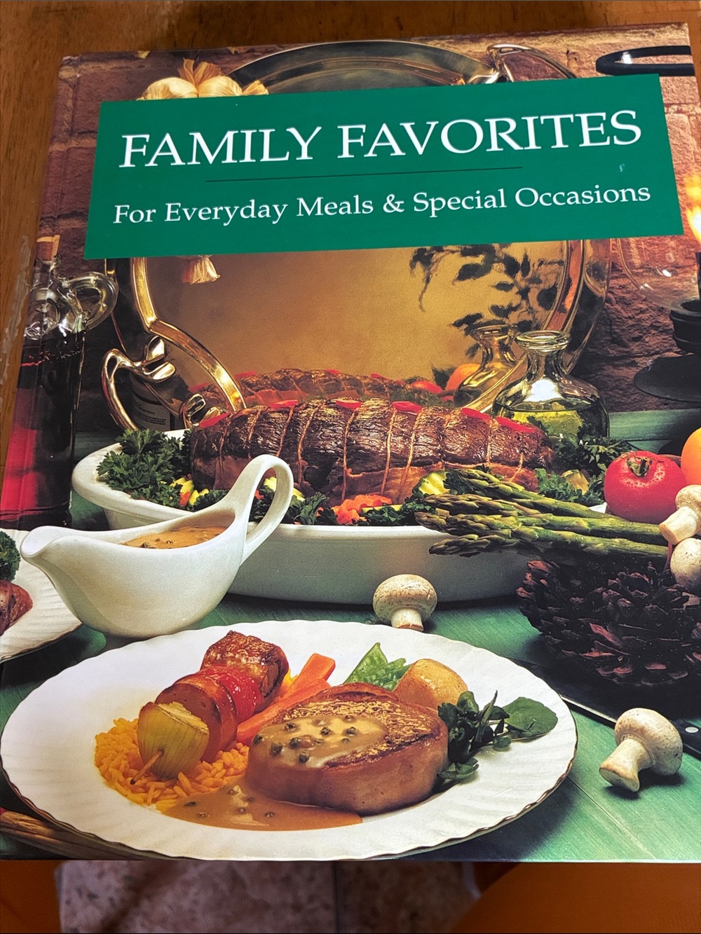 Family Favorites Cookbook For everyday meals & special occasions - vintage